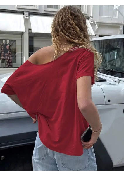 Kadın Düşük Omuz Kayık Yaka 68 Baskılı T-Shirt modelleri
