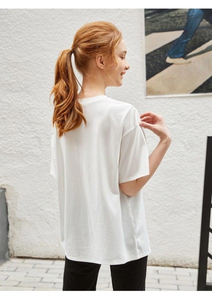 Kids Yeşil Yazılı Meydan Okuma Baskılı Oversize Beyaz Kız Çocuk T-Shirt fiyatları