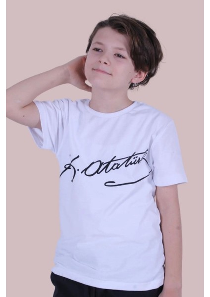 Kids Atatürk Imzası Baskılı Çocuk T-Shirt fırsatları
