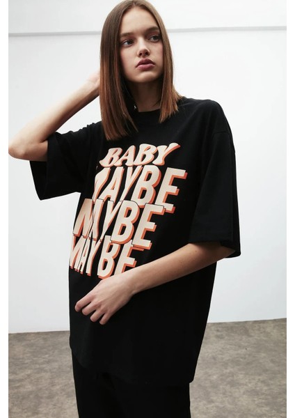Baby Maybe Baskılı Siyah Oversize T-Shirt modelleri