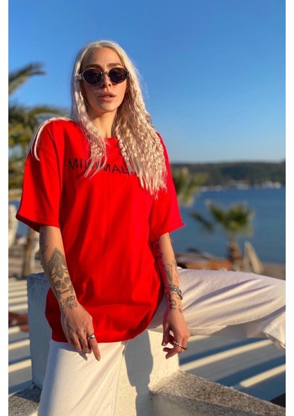 Kadın Kırmızı Minimalist Baskılı Oversize T-Shirt