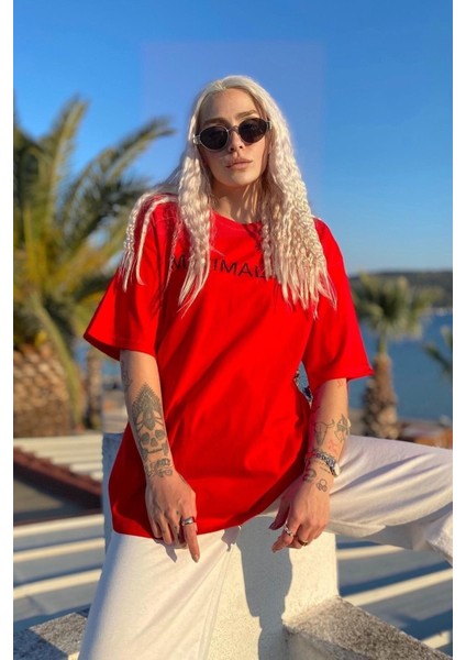 Kadın Kırmızı Minimalist Baskılı Oversize T-Shirt modelleri