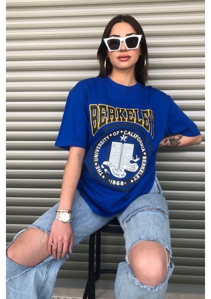 Oversize Mavi Berkeley Logo Baskılı Kadın T-Shirt fırsatları