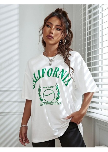 Beyaz Calıfornia Baskılı Oversize T-Shirt fırsatları