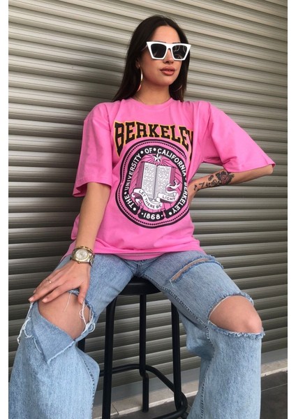 Oversize Pembe Berkeley Logo Baskılı Kadın T-Shirt fiyatları