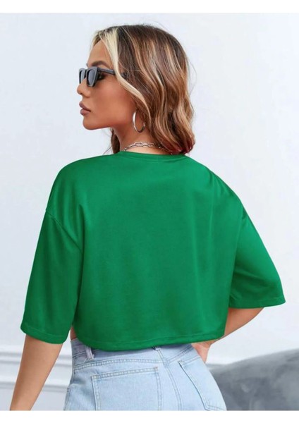 Kadın California Baskılı Oversize Crop T-Shirt modelleri