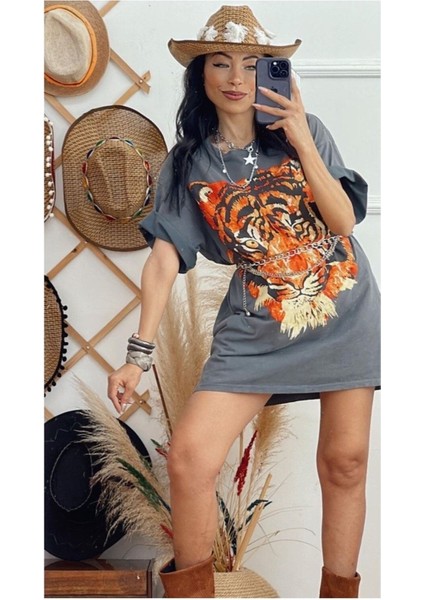 Uzun Kaplan Desenli Oversize Bisiklet Yaka T-Shirt Elbise fırsatları