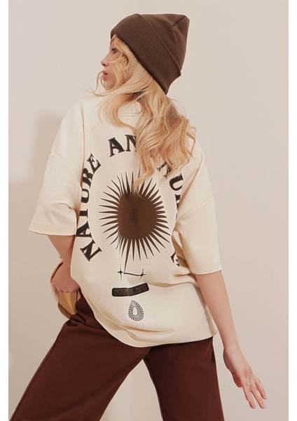Büyük Beden Kadın Nature & Nurture Baskılı Oversize Pamuklu T-Shirt