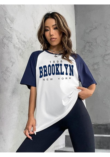 Beyaz Renkli Kol Brooklyn Baskılı Oversize Unisex T-Shirt indirimleri