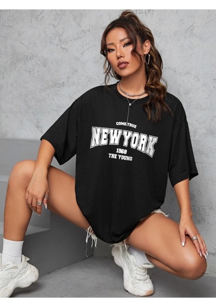 The Young New York 1968 Baskılı Oversize T-Shirt modelleri