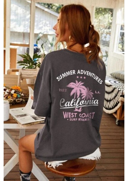 Kadın Siyah Oversize California Baskılı T-Shirt