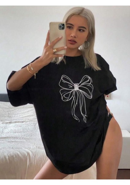 Unisex Siyah Kurdele Fiyonk Baskılı Oversize %100 Pamuk T-Shirt