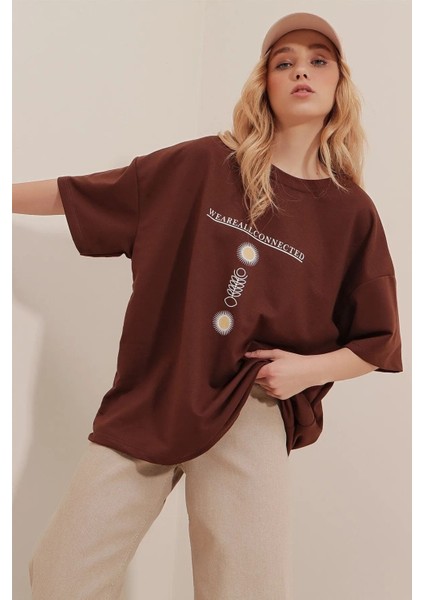 Büyük Beden Kadın Nature & Nurture Baskılı Oversize Pamuklu T-Shirt fiyatları