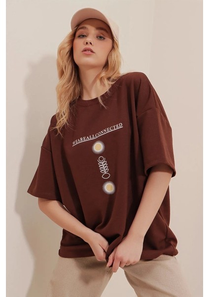 Büyük Beden Kadın Nature & Nurture Baskılı Oversize Pamuklu T-Shirt fırsatları