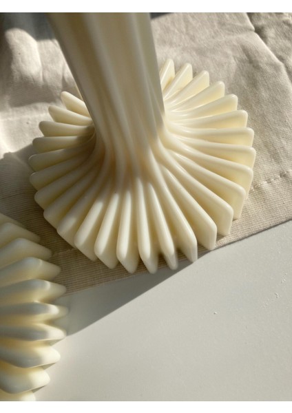 Madame Lume Dekoratif Kokulu Sütun Mum Geometrik Şekilli Soya Wax Ev Dekorasyon Mum 1 Adet - 20 cm fiyatları