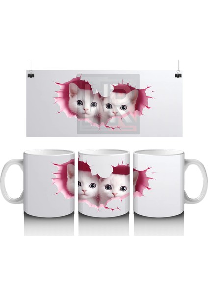 Pembe Kalplerle Süslenmiş Ikiz Kedi Yavruları – Baskılı Kahve Kupası