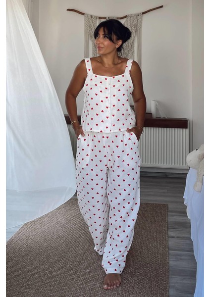 Müslin Kalp Desenli Beyaz Pijama Takımı indirimleri