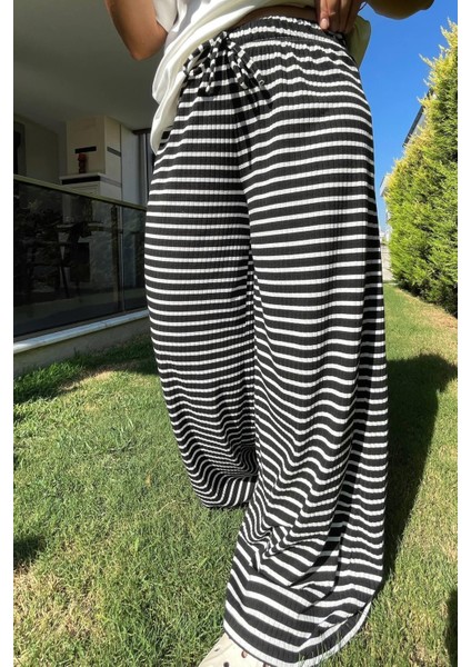 Siyah Çizgili Tek Pantolon