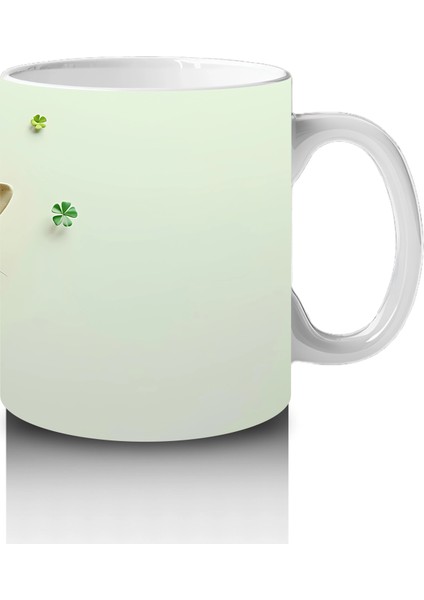 Yonca Yapraklarıyla Süslenmiş Şapkalı Zürafa – Baskılı Kahve Kupası fırsatları