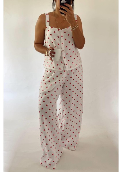 Müslin Kalp Desenli Beyaz Pijama Takımı fiyatları