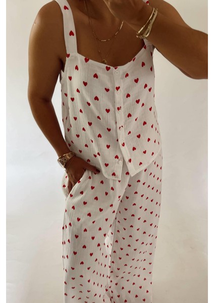 Müslin Kalp Desenli Beyaz Pijama Takımı modelleri