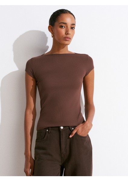 31855 Kayık Yaka T-Shirt-Açık Kahve modelleri