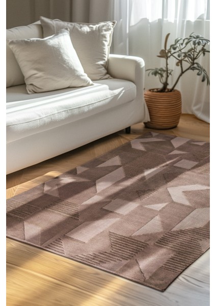 Ivona Geometrik Desenli Tozumaz Halı | Yumuşak Tuşeli, Kaymaz Tabanlı, Robot Süpürge Uyumlu