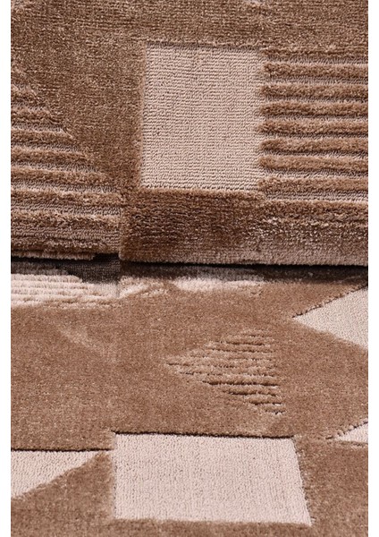 Ivona Geometrik Desenli Tozumaz Halı | Yumuşak Tuşeli, Kaymaz Tabanlı, Robot Süpürge Uyumlu