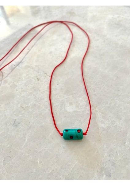 Murano Cam Benekli Yeşil Rulo Silindir Kırmızı Ip Kolye