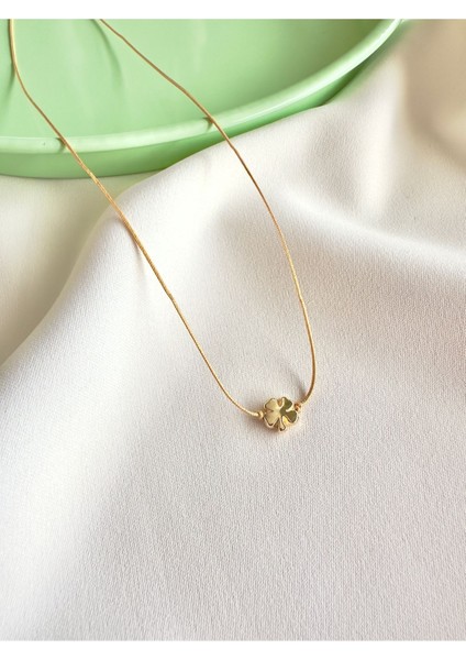 Altın Yonca Ip Kolye