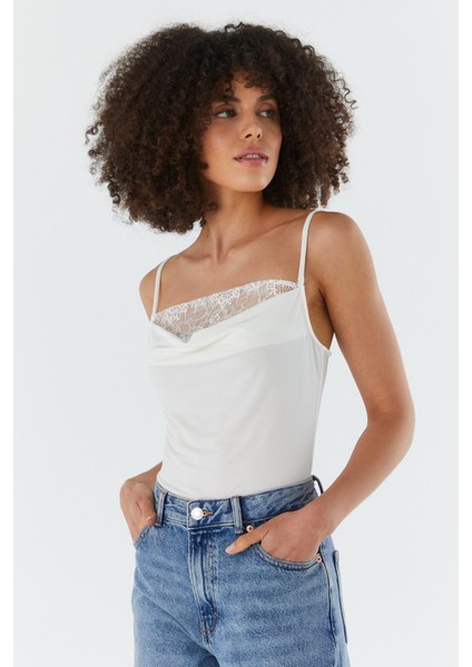 Dantel Yaka Çıtçıtlı Atlet Ekru fırsatları