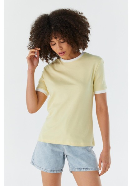 Şerit Detaylı Bluz Sarı fiyatları