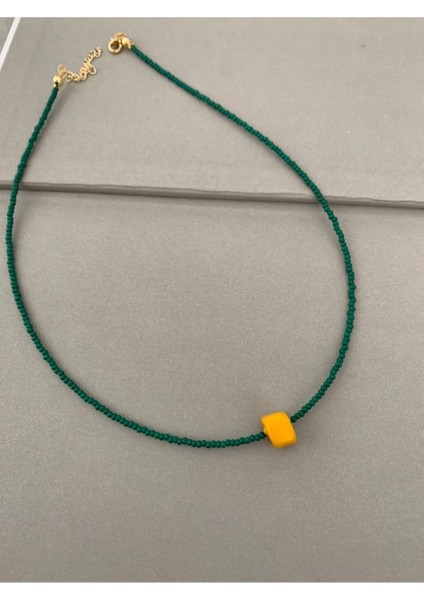 Sarı Cam Boncuklu Yeşil Kolye