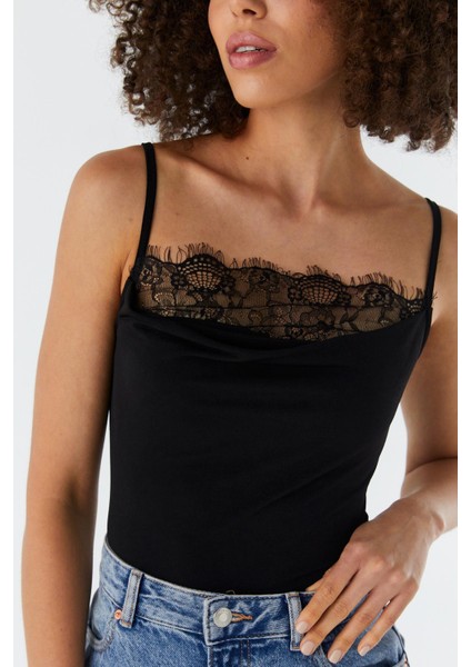 Dantel Yaka Çıtçıtlı Atlet Sıyah modelleri