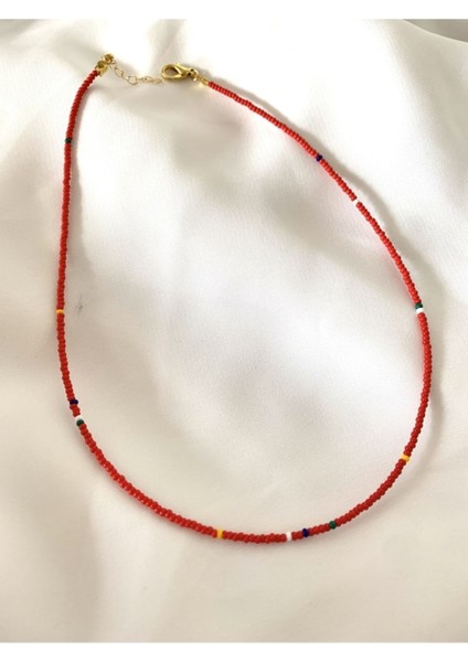 Kırmızı Ince Boncuk Kolye
