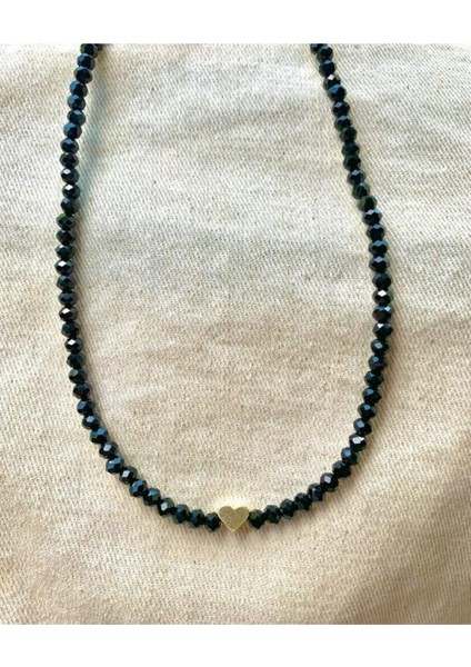 Siyah Kalp Detaylı Boncuk Kolye