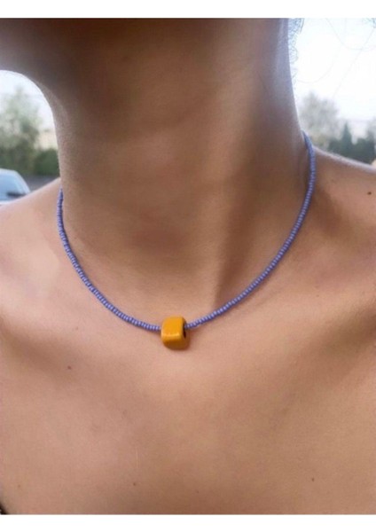 Sarı Boncuk Detaylı Mavi Kolye