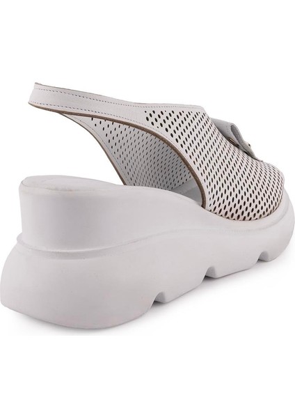 Modern Rahat Deri Yumuşak Lazer Kesim Tokalı Sandalet Beyaz 8067 fırsatları