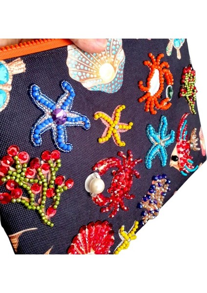 7348 El Yapımı Deniz Canlıları Desenli Boncuk Işlemeli Clutch / Askılı Çanta modelleri