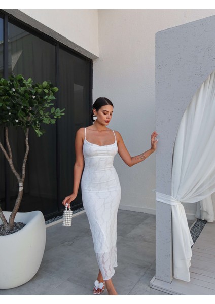 Degaje Yaka Dantel Maxi Elbise fırsatları