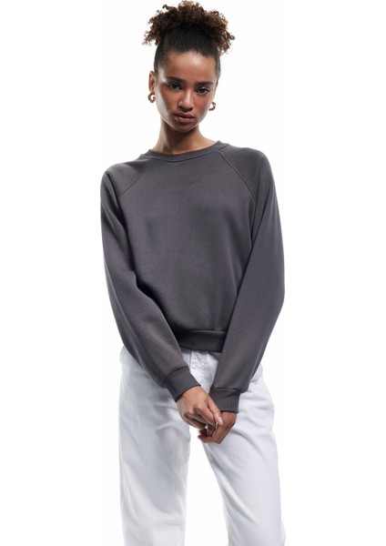 Pamuklu Bisiklet Yaka Şardonlu Sweatshirt