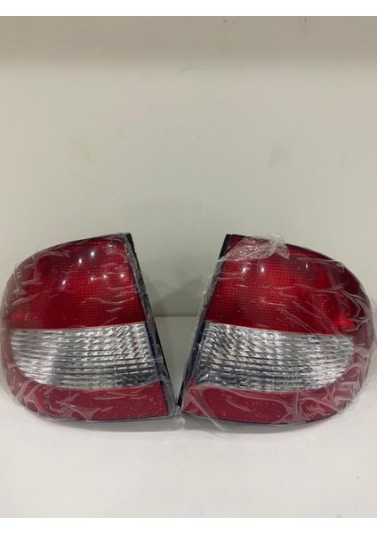 Renault Megane 1 Arka Stop Dış Kısım Sağ ve Sol Takım Set 1996-2002 (7700428059)(7700428058)