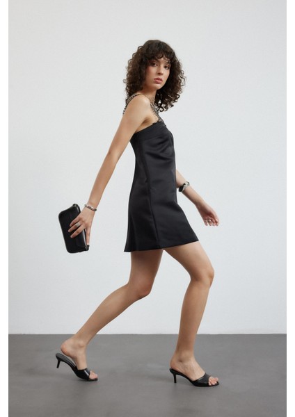 Siyah Cilt Tek Bant Topuklu Kadın Terlik