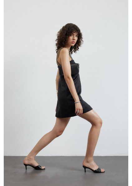 Siyah Cilt Tek Bant Topuklu Kadın Terlik