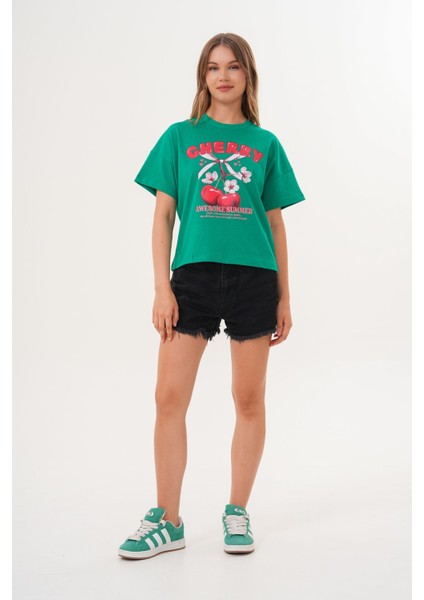 Kadın Yeşil Oversize Cherry Awesome Summer Baskılı Tişört