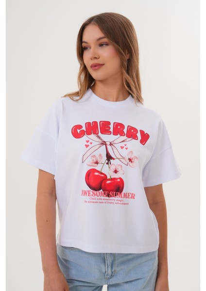 Kadın Beyaz Oversize Cherry Awesome Summer Baskılı Tişört fiyatları