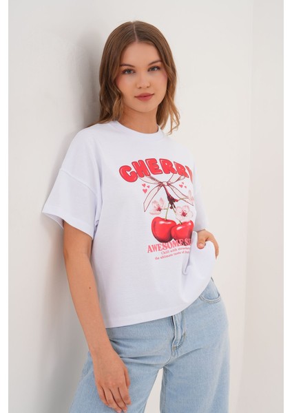 Kadın Beyaz Oversize Cherry Awesome Summer Baskılı Tişört fırsatları