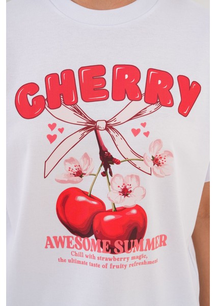Kadın Beyaz Oversize Cherry Awesome Summer Baskılı Tişört