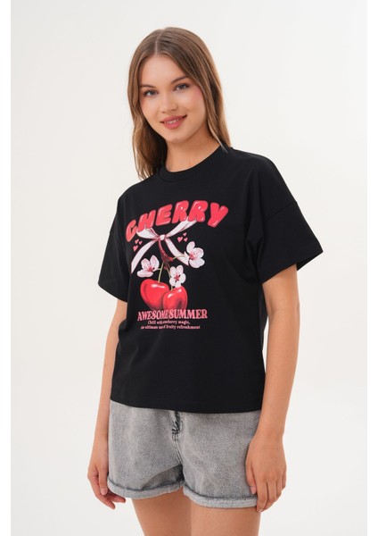 Kadın Siyah Oversize Cherry Awesome Summer Baskılı Tişört modelleri