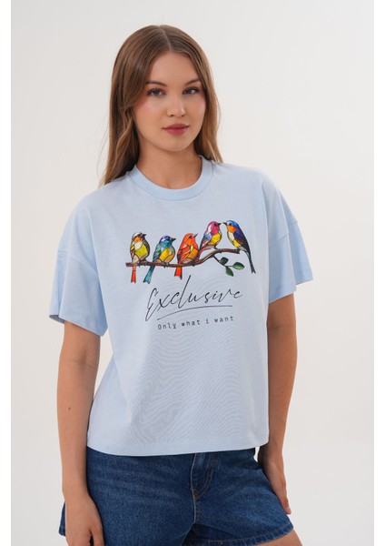 Kadın Mavi Exclusive Only What I Want Kuş Baskılı Oversize Tişört fiyatları